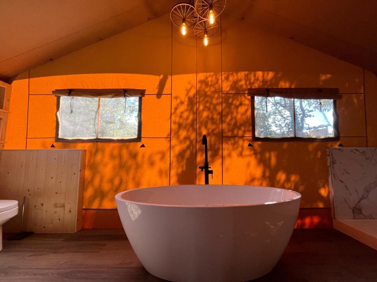 Aladdin Safari Tent United Kingdom Buitenkant foto