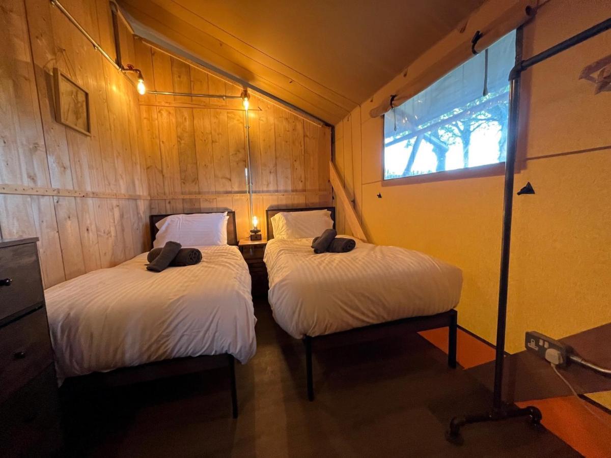 Aladdin Safari Tent United Kingdom Buitenkant foto